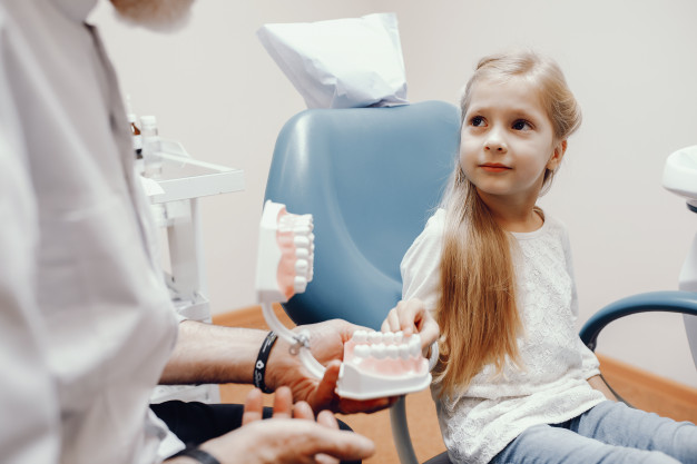 4 Symptoms that your Child needs Root Canal Therapy